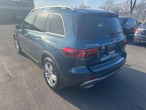 BLUE 2021 Mercedes-Benz GLB 250 4MATIC