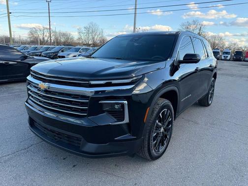 Mosaic Black Metallic 2026 Chevrolet Traverse LT