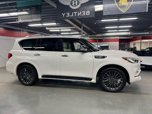 2023 INFINITI QX80 SENSORY AWD