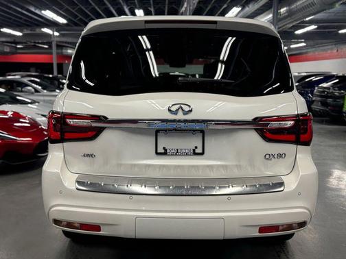 2023 INFINITI QX80 SENSORY AWD