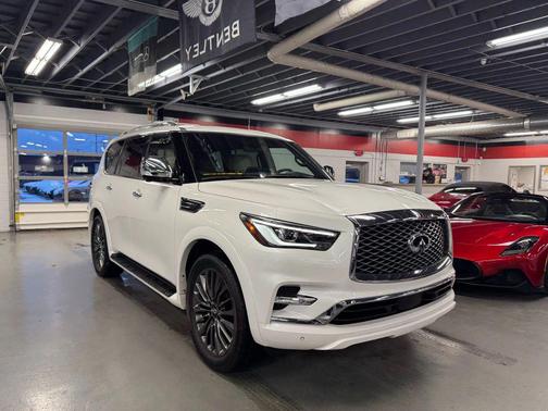 2023 INFINITI QX80 SENSORY AWD