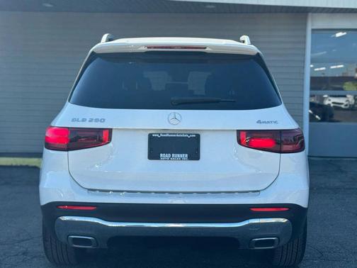 2024 Mercedes-Benz GLB 250 4MATIC