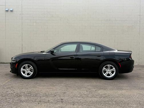 Pitch Black Clearcoat 2022 Dodge Charger SXT