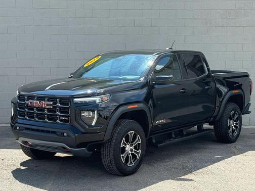 Onyx Black 2024 GMC Canyon AT4