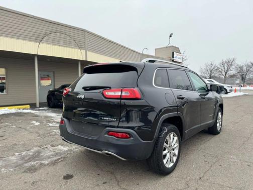 2016 Jeep Cherokee Sport