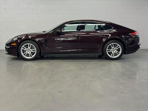 2022 Porsche Panamera 4