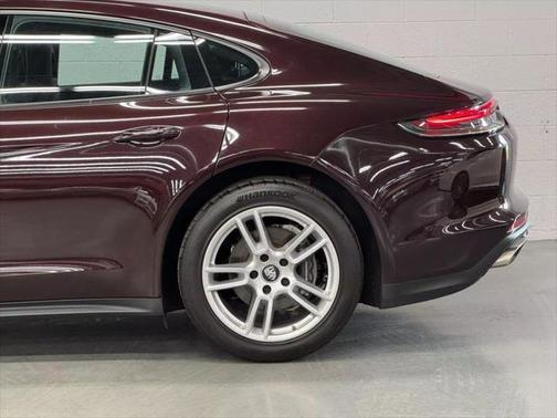2022 Porsche Panamera 4