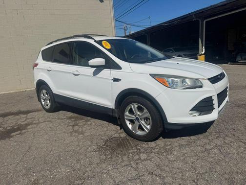 WHITE 2014 Ford Escape SE