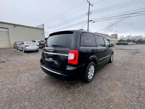 2015 Chrysler Town & Country Touring