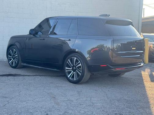 GRAY 2023 Land Rover Range Rover P400 SE