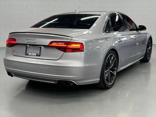 2016 Audi S8 4.0T Plus