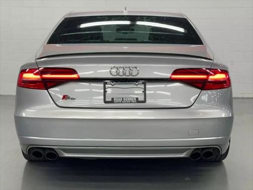 2016 Audi S8 4.0T Plus