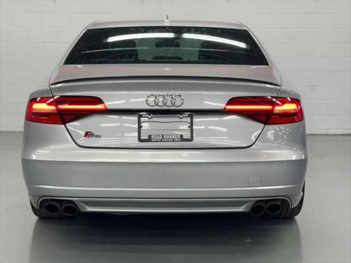 2016 Audi S8 4.0T Plus