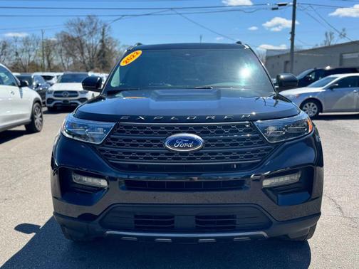Agate Black Metallic 2022 Ford Explorer XLT