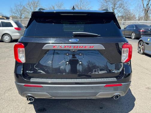 Agate Black Metallic 2022 Ford Explorer XLT