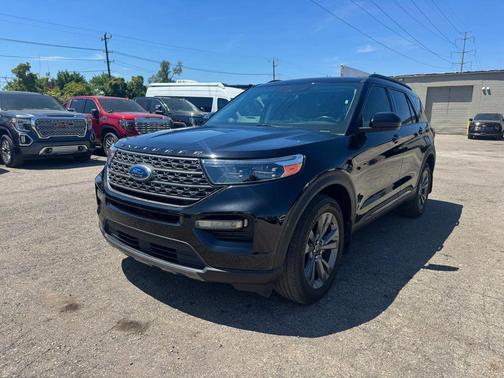 Agate Black Metallic 2022 Ford Explorer XLT