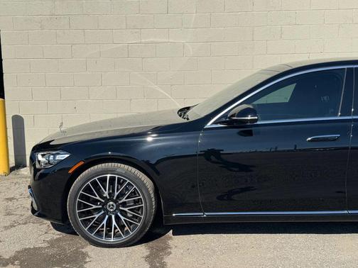 BLACK 2025 Mercedes-Benz S-Class 4MATIC