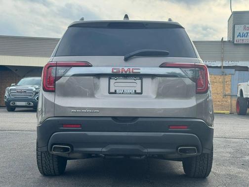 Light Stone Metallic 2023 GMC Acadia AWD AT4