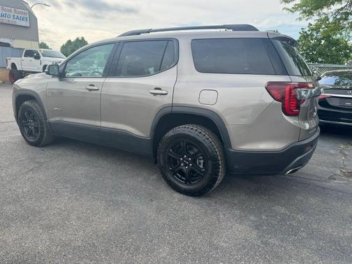 Light Stone Metallic 2023 GMC Acadia AWD AT4