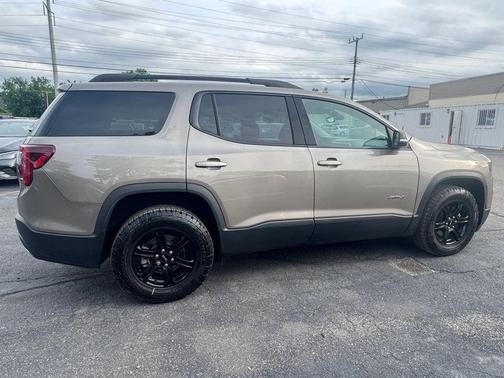 Light Stone Metallic 2023 GMC Acadia AWD AT4