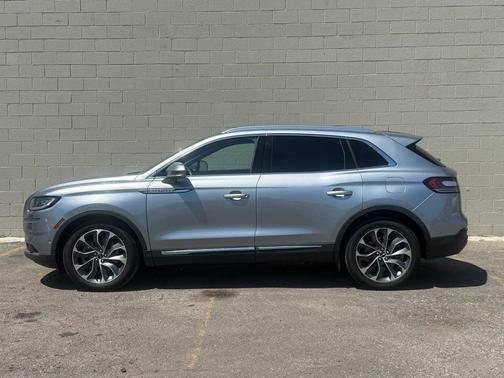 SILVER RADIANCE MET CC 2023 Lincoln Nautilus Reserve