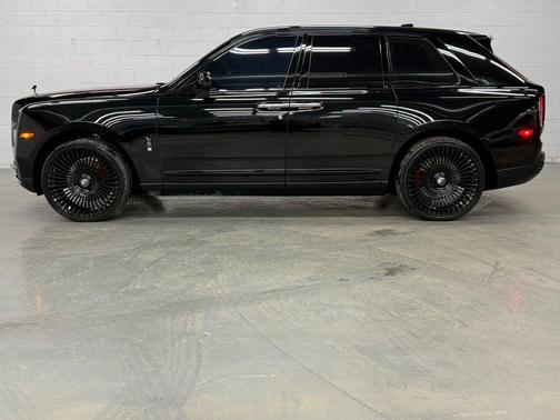 2022 Rolls-Royce Cullinan Sport Utility 4D