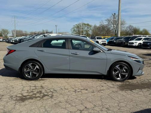 Electric Shadow 2023 Hyundai ELANTRA SEL