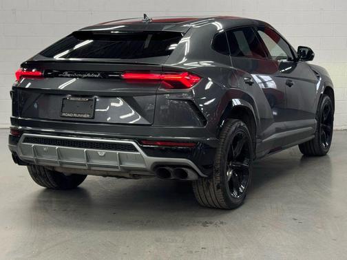 2019 Lamborghini Urus Sport Utility 4D