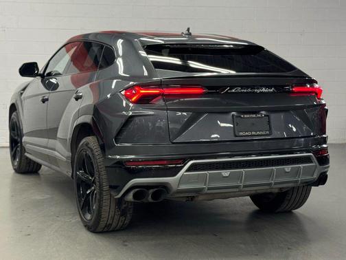 2019 Lamborghini Urus Sport Utility 4D