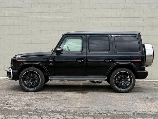 BLACK 2022 Mercedes-Benz AMG G 63 4MATIC