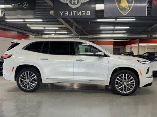 2025 Buick Enclave Avenir FWD