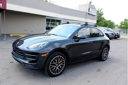 BLACK 2018 Porsche Macan Macan Turbo