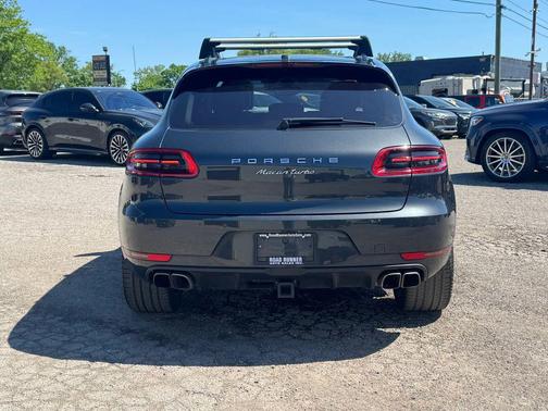 BLACK 2018 Porsche Macan Macan Turbo