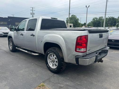 Pure Silver Metallic 2010 GMC Sierra 1500 SLE