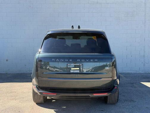 GREEN 2023 Land Rover Range Rover P440e SE