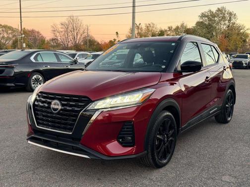 2024 Nissan Kicks SR