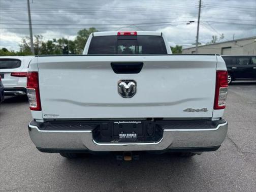 2022 RAM 3500 Tradesman Crew Cab 4x4 6'4' Box