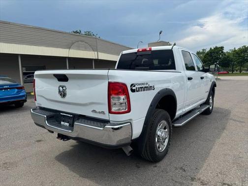 2022 RAM 3500 Tradesman Crew Cab 4x4 6'4' Box