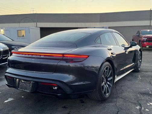 2020 Porsche Taycan Turbo