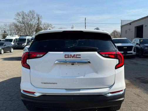 Summit White 2021 GMC Terrain SLT