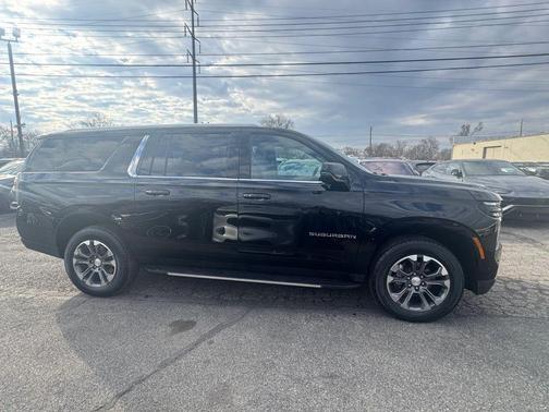 Black 2025 Chevrolet Suburban LT