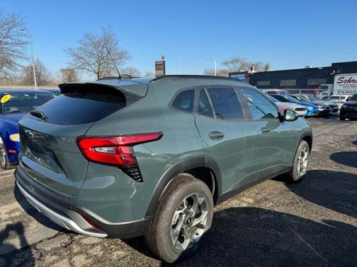 2025 Chevrolet Trax LT