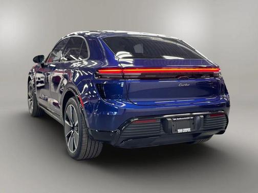 2024 Porsche Macan Turbo