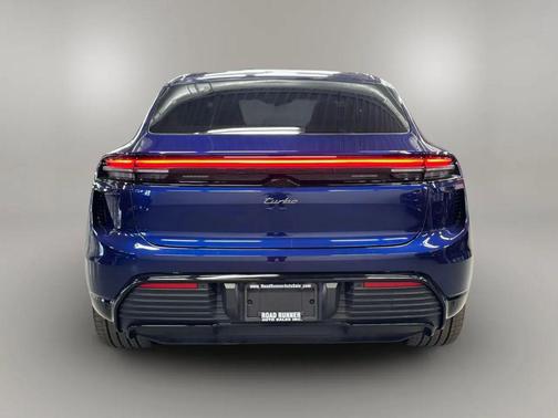 2024 Porsche Macan Turbo