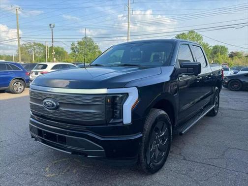 2023 Ford F-150 Lightning LARIAT
