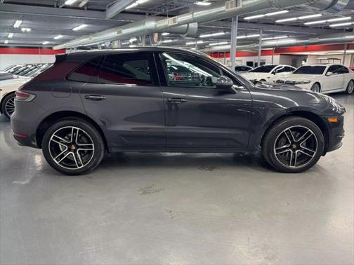 2020 Porsche Macan Base