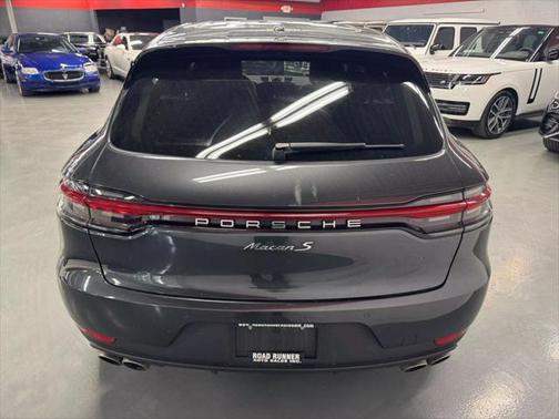 2020 Porsche Macan Base