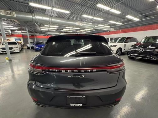 2020 Porsche Macan Base
