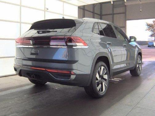 2025 Volkswagen Atlas Cross Sport 2.0T SE w/Technology 4MOTION