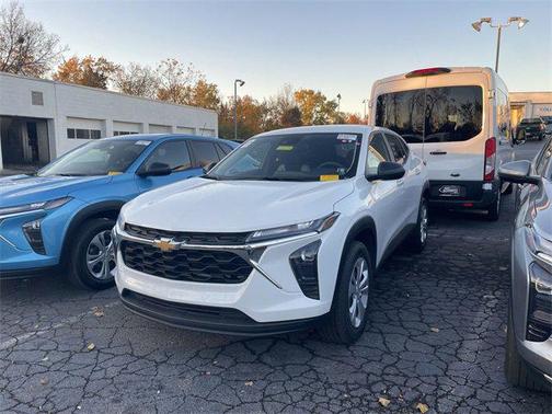 2025 Chevrolet Trax LS